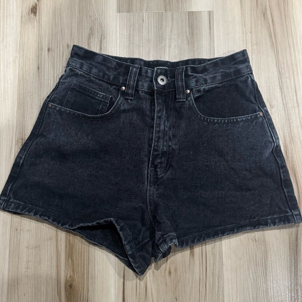 Cotton On Black High Rise Mom Jean Shorts Women’s 2